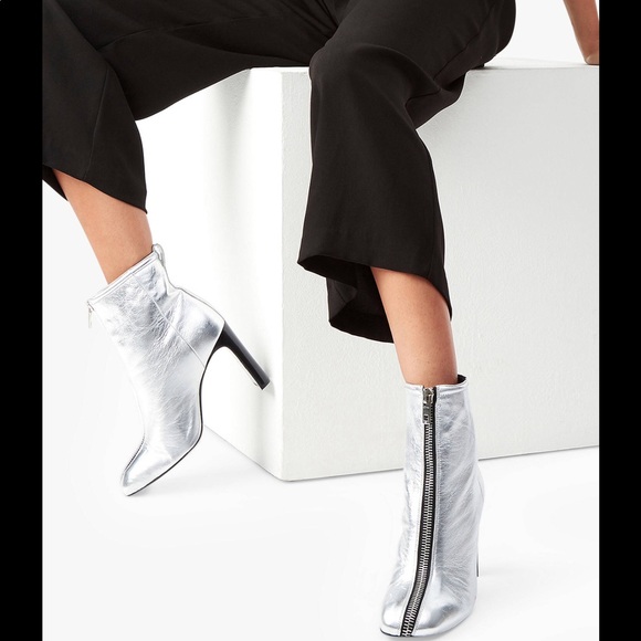 rag & bone Shoes - Rag & Bone Ellis zip front boot.